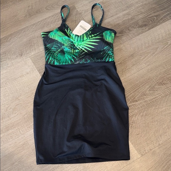 Fabletics Dresses & Skirts - Fabletics NWT Malindi Palm Leaf Bodycon Dress Sz Large